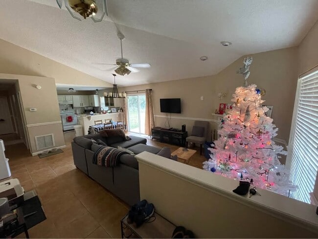 Photo - 135 Sorrel St