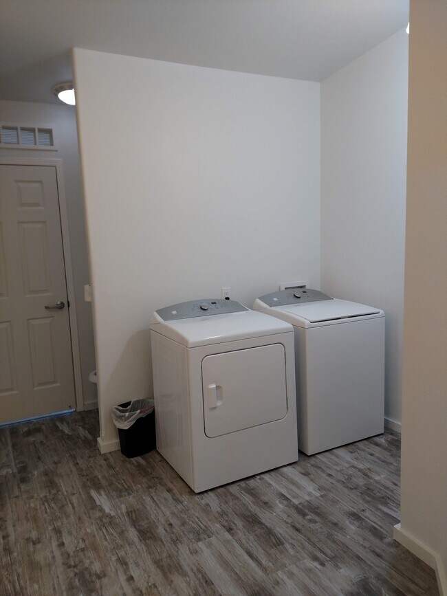 230 Indian Hills Rd Unidad Apartment