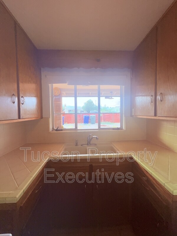 Photo - 4741 E 2nd St