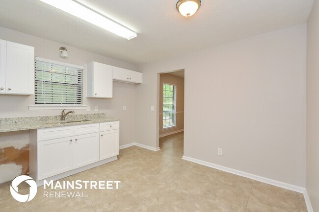 Photo - 705 Briarwood Rd SW