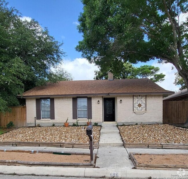 Building Photo - 656 Fern Meadow Dr Rental