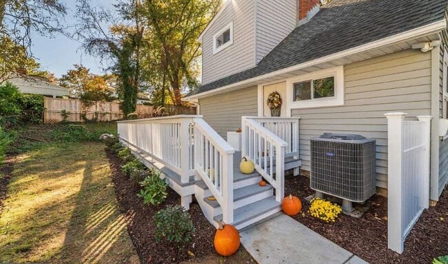 Photo - 5734 Crawford Dr