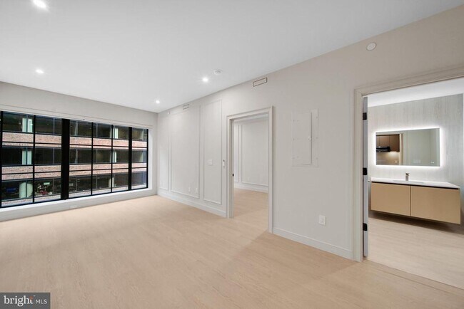 Photo - 2121 Ward Pl NW Unit 304