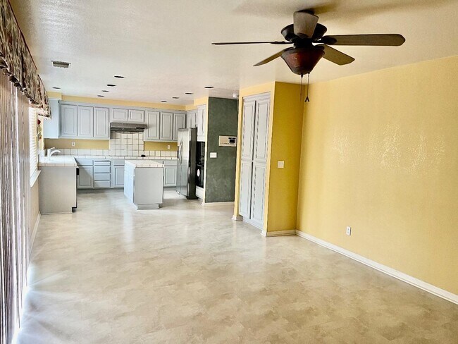 Photo - 6291 Camino del Lago