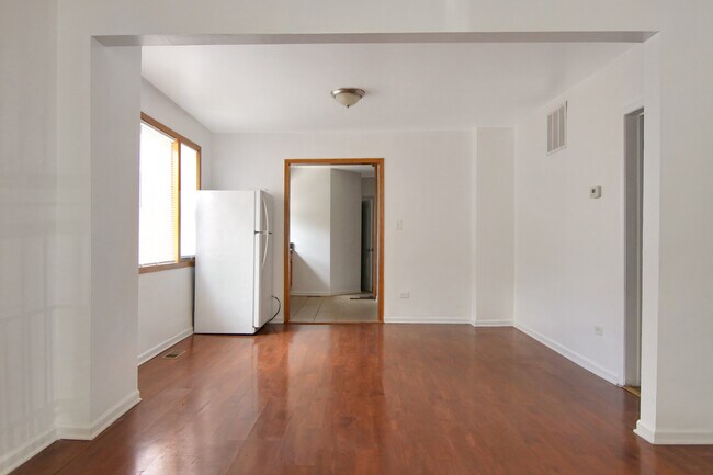 Photo - 2813 S LOOMIS St