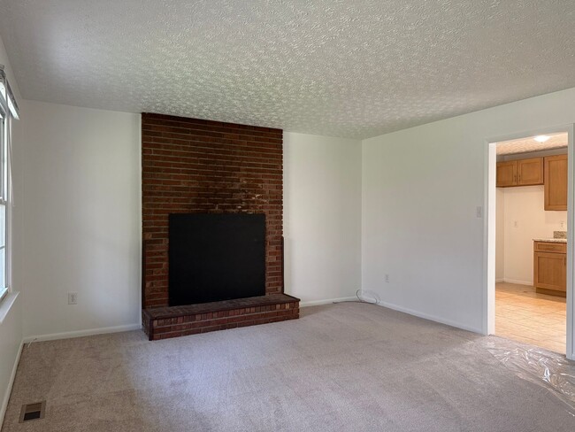 Photo - 3-bedroom, 2-bath brick ranch in Black Mountain