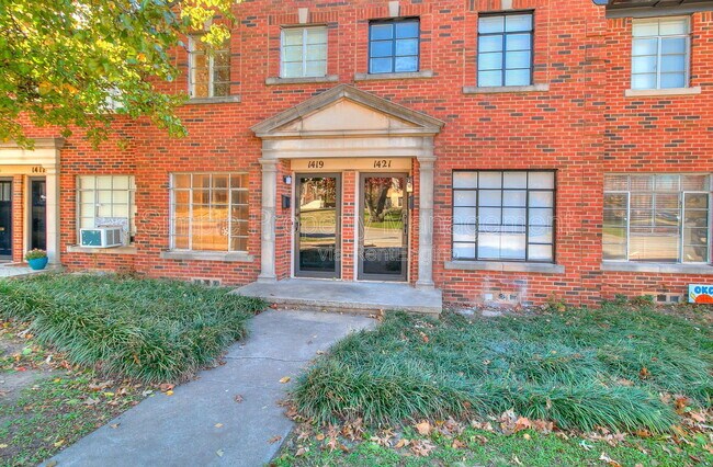 Photo - 1421 Classen Dr