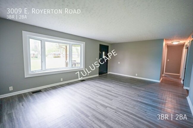 Photo - 3009 E Royerton Rd
