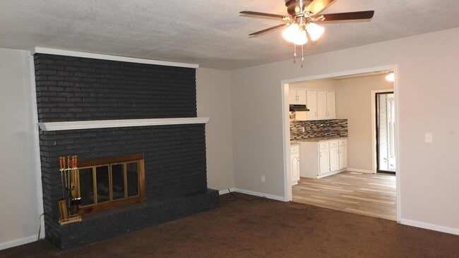 Photo - 1813 Glenn Hendren Dr