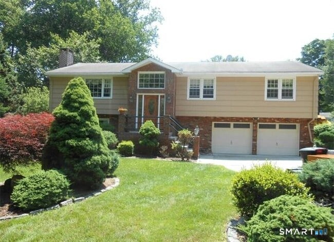 Building Photo - 131 Old Elm Rd