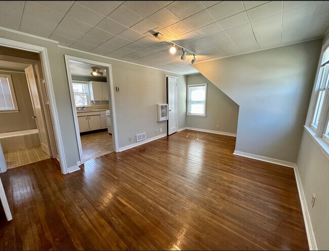 Photo - 113 N Connecticut Ave