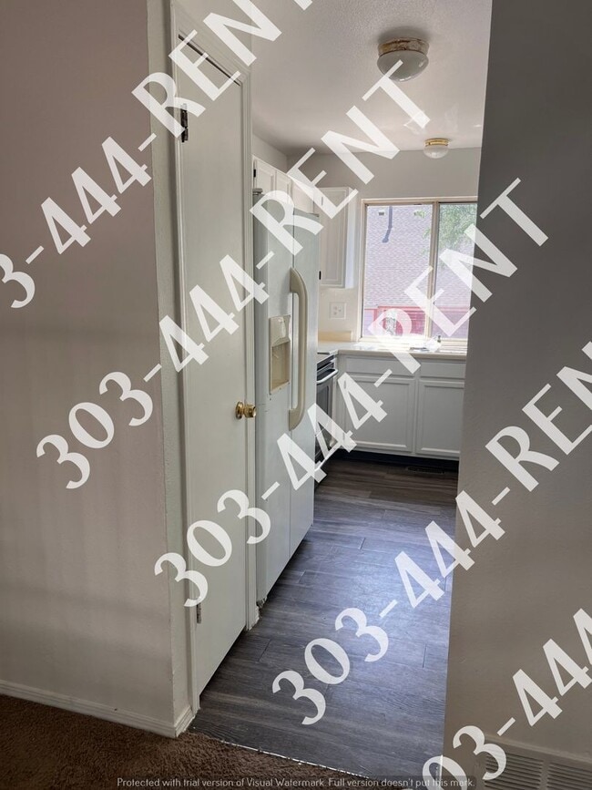 Photo - Large 3 Bedroom 2 Bathroom located in Gree...