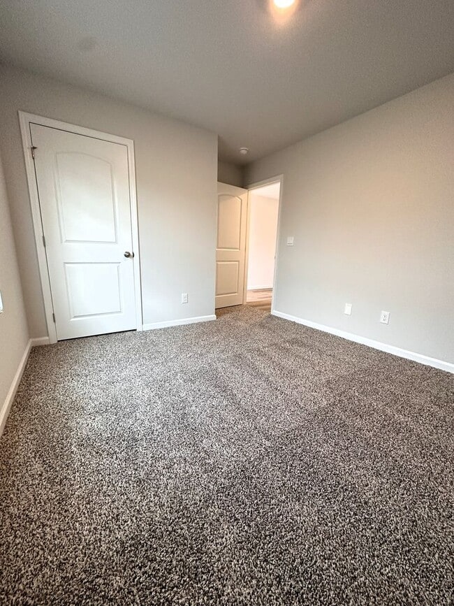 Photo - 205 Chubbs Ln