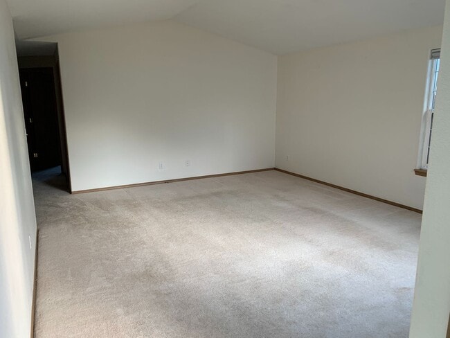 Photo - VIDEOTOUR: Amazing Newer South Salem Home! Great Location. PETS WELCOME