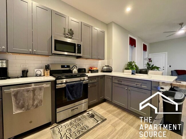 Photo - 1725 N Honore St Unidad 1R