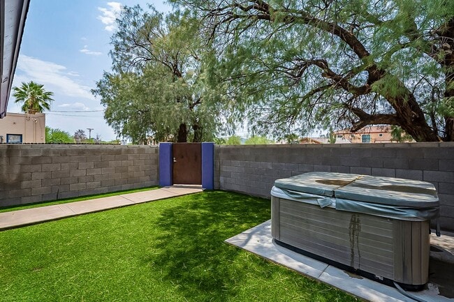 Photo - 1718 N 4th Ave