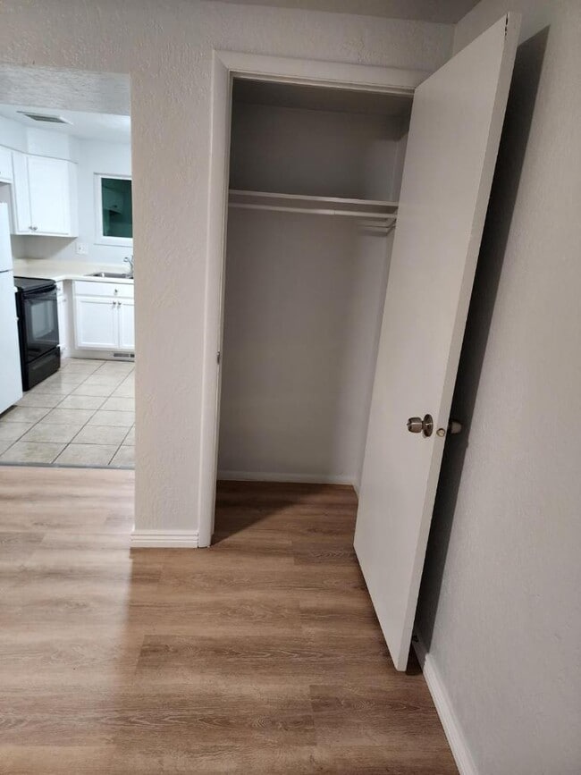 Photo - Roy 4-plex 2014 Unidad 3