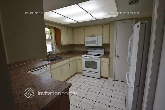 Photo - 1517 Kestrel Way