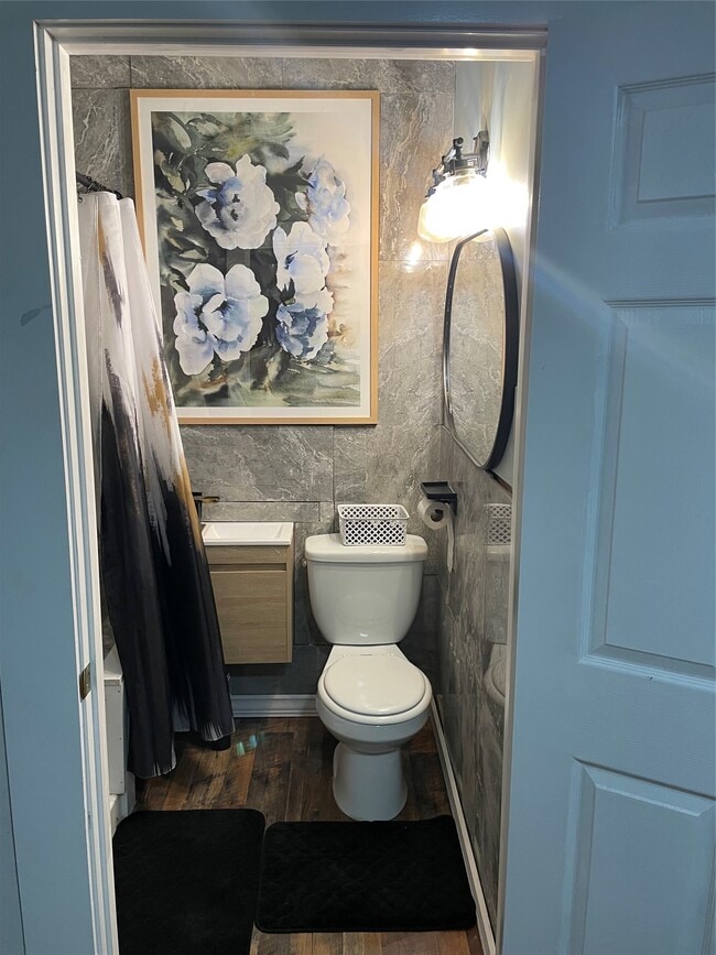 Photo - 1214 42nd St