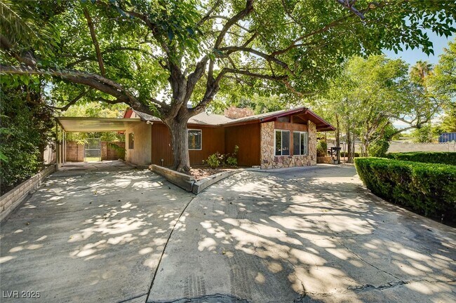 Photo - 5649 Sheila Ave