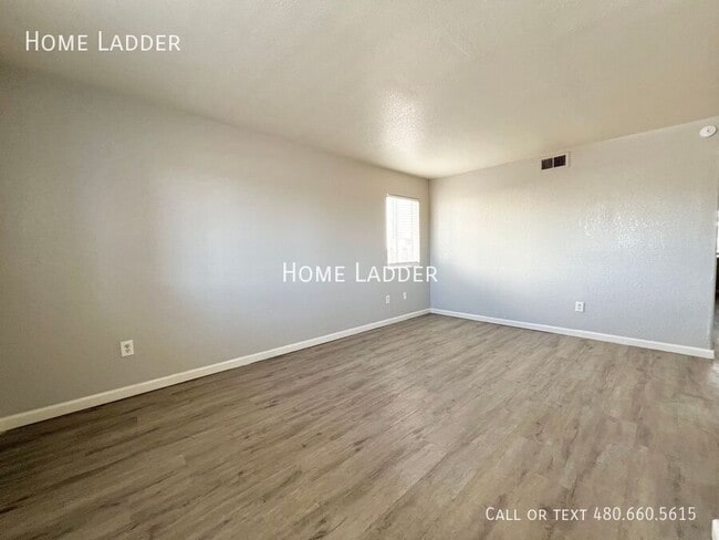 Building Photo - 4959 S Park Ave Unit 103