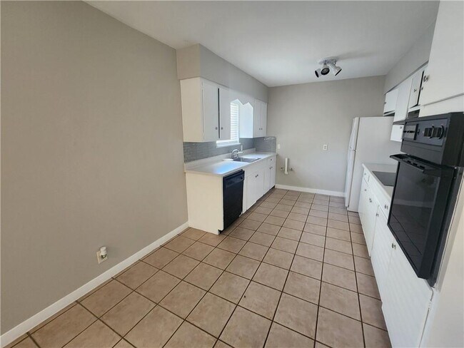 Photo - 607 Nelray Blvd