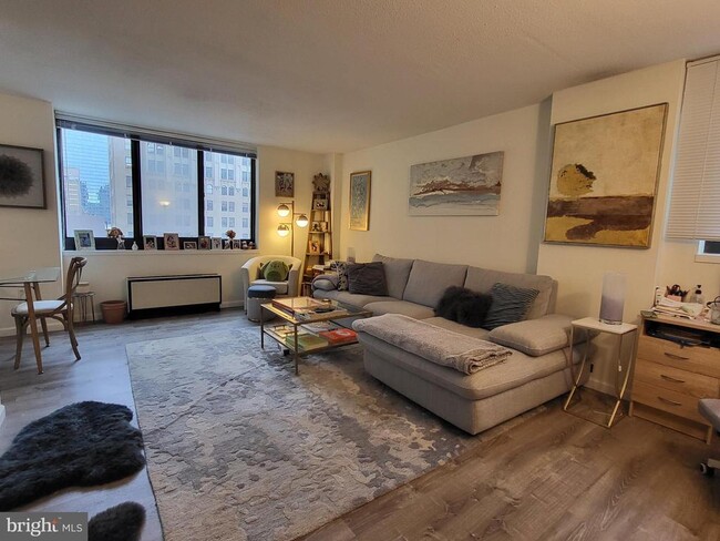 Photo - 1420 Locust St Apartment Unit 16Q