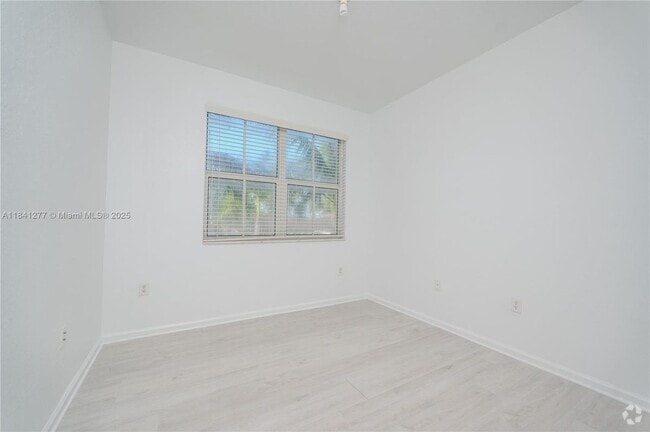 Building Photo - 11501 NW 89th St Rental