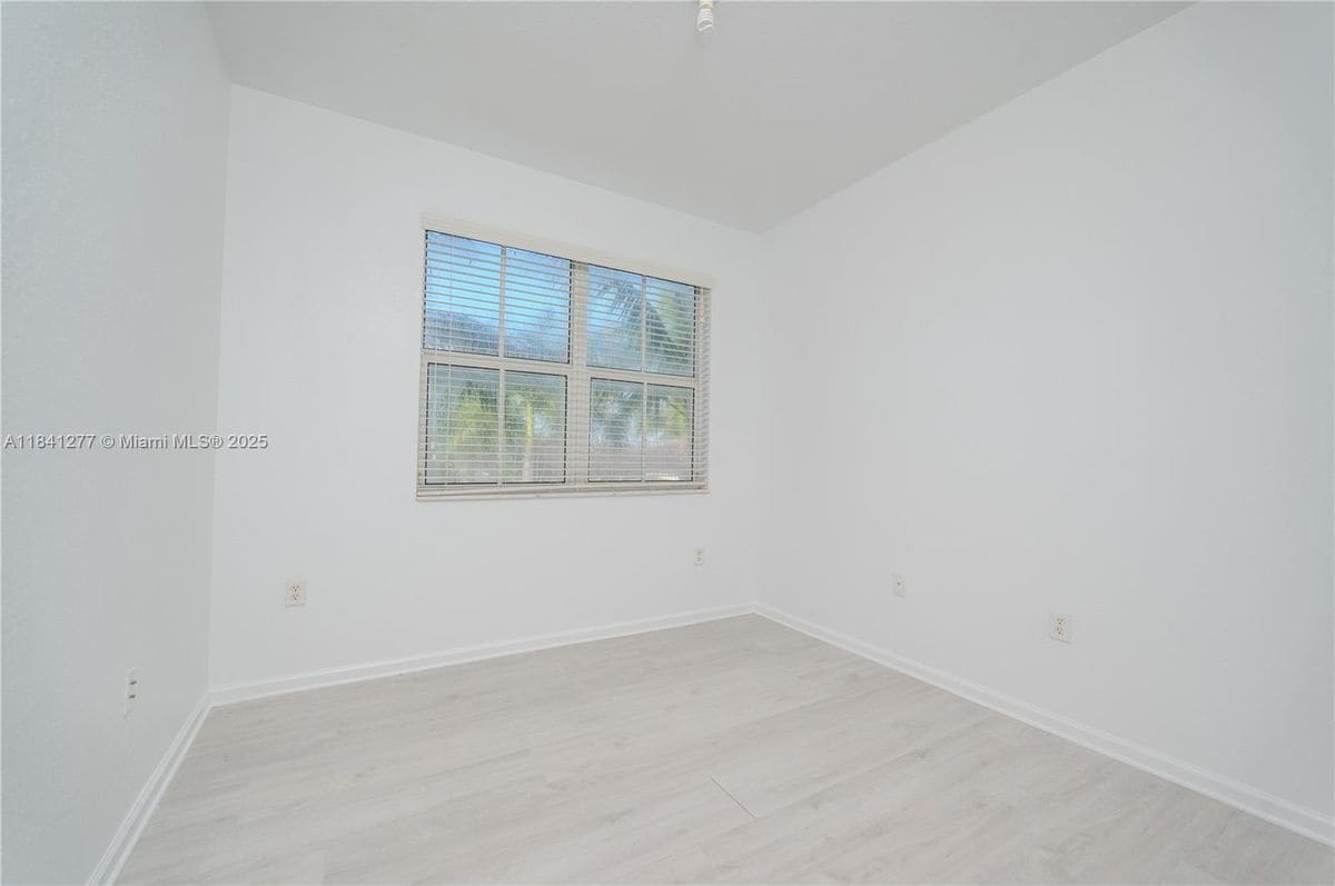 Photo - 11501 NW 89th St Apartment