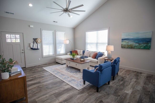 Photo - 37 Edgewood Rd S