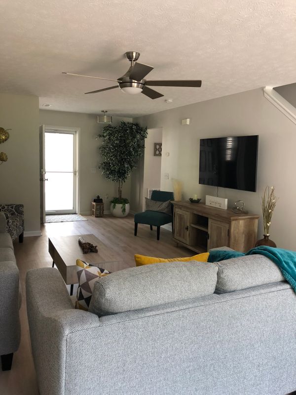 Photo - 980 Silvercrest Dr