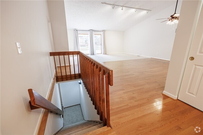 Building Photo - 30 Cambridge Ct Rental