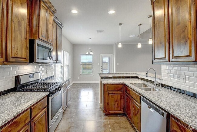 Building Photo - 7530 Sable Creek Dr Rental