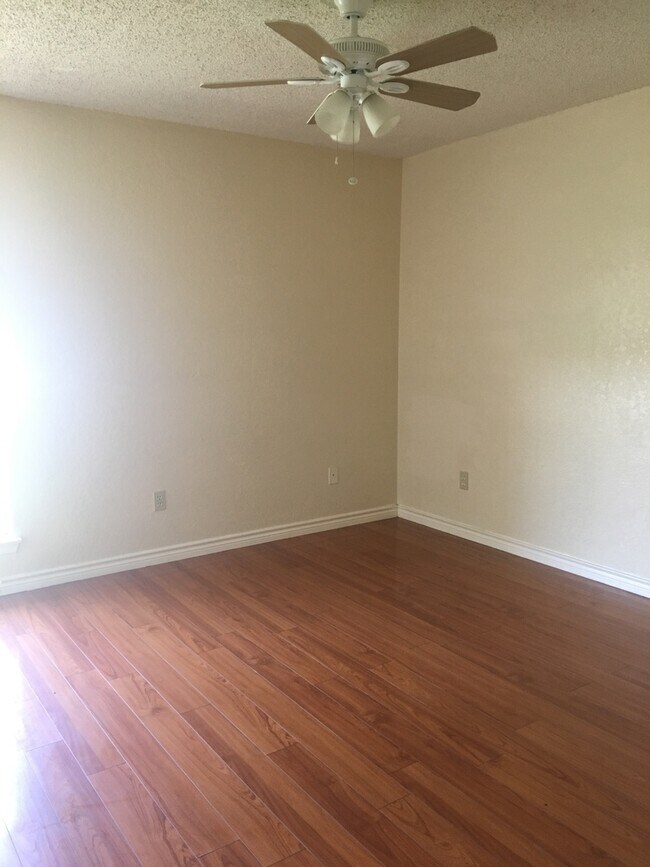 Photo - Cute 3/2 Duplex