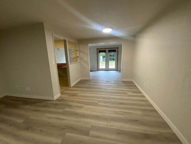 Photo - Newly renovated Lakewood Gem - Modern Comf...