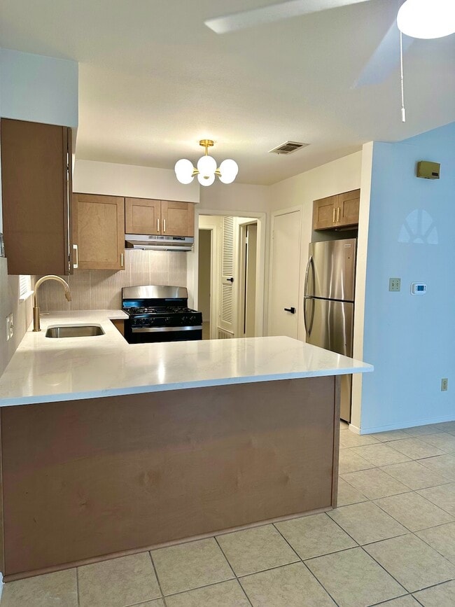Kitchen - 1302 Thornridge Rd Unit A