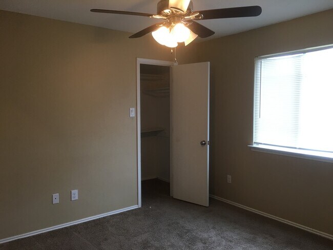 Photo - 8402 Storm Creek Dr