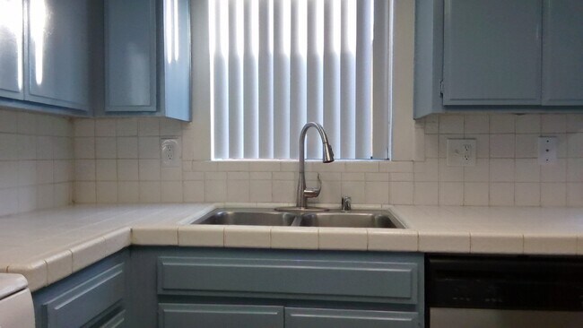 4130 Manhattan Beach Blvd Unit D