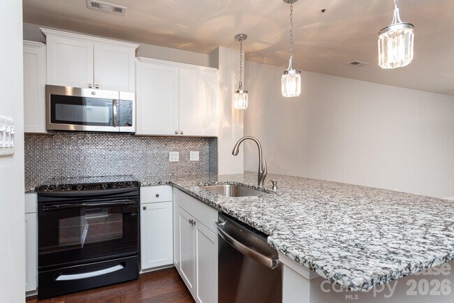 Photo - 17522 Tuscany Ln