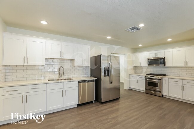 Photo - 3124 W San Miguel Ave