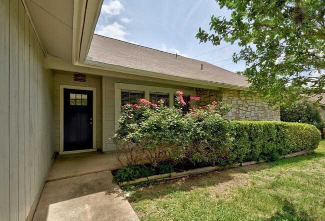 Photo - 6307 Smith Oak Trail