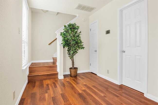 Photo - 1803 Lion-Heart Dr