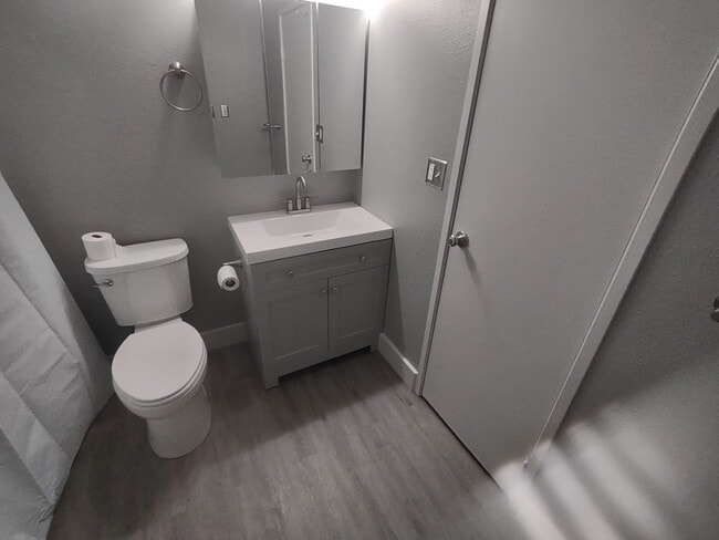 Photo - 1300 Golden Cir
