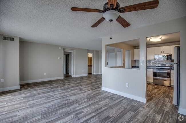 1 BR, 1 BA - 840 SF; London