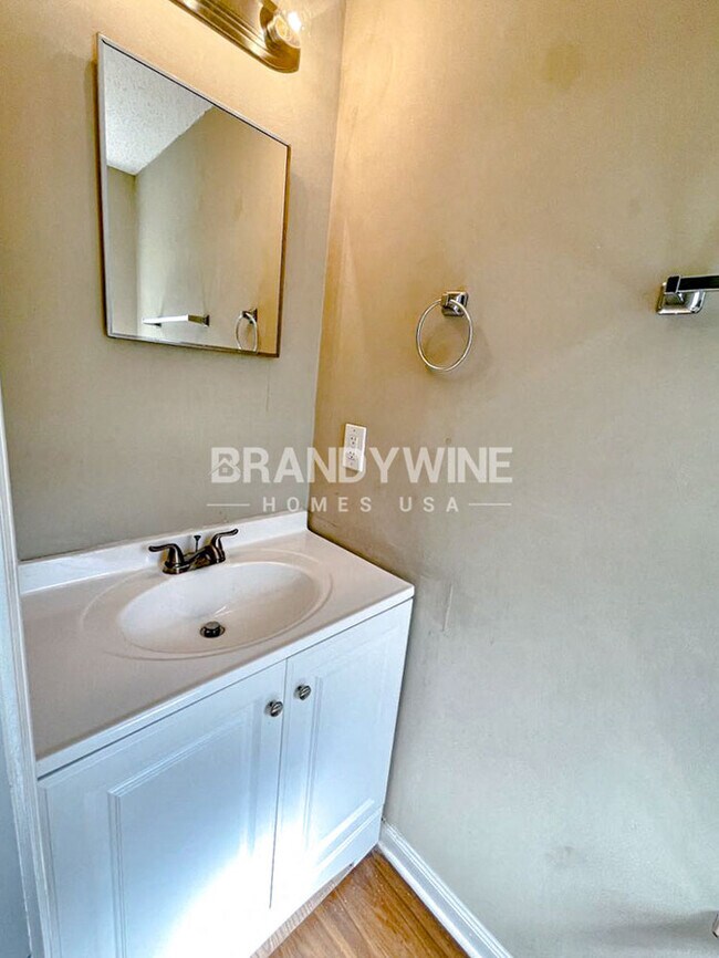 Photo - 5937 Camaro Dr W