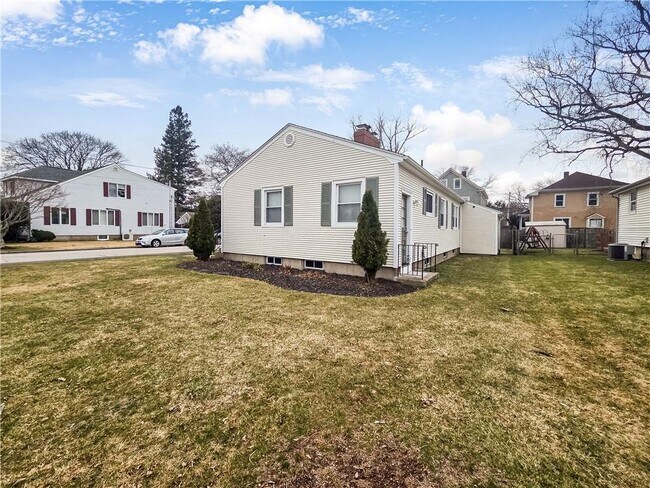 Photo - 10 Brayton Ave