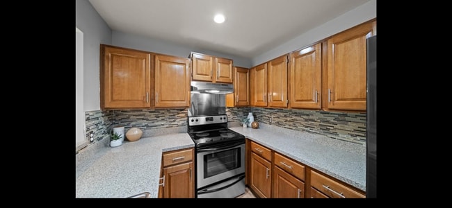 Kitchen - 8819 W 106th Ter