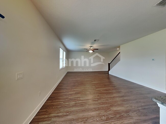 Photo - 220 Crestrun Loop