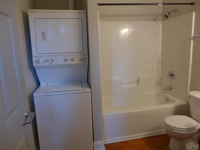 Photo - 112 N John St Unidad 3