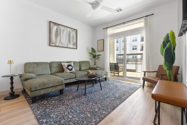 Building Photo - 1301 Leah Ave